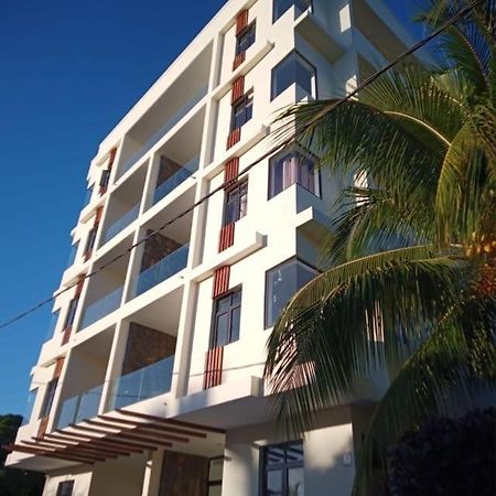 Kensington Square Luxury Apartment Flic en Flac Exterior foto